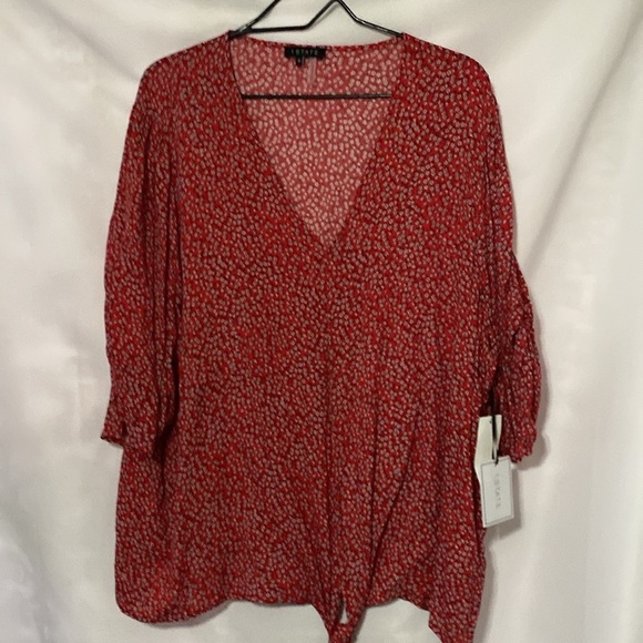 NWT 1.STATE WO SIZE 3X PEASANT TOP FRONT TIE AT HEM RED WITH SMALL FLORAL PRINT - Picture 6 of 13